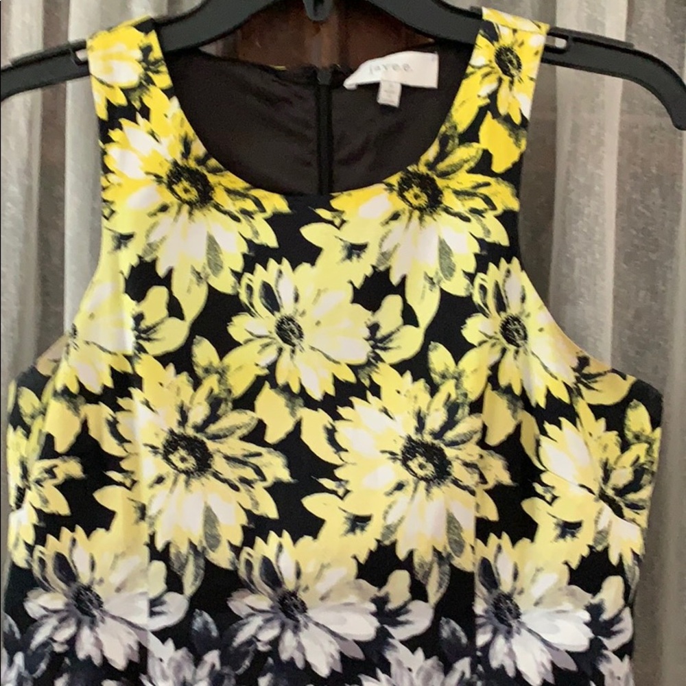 Dress - Picture 2 of 5